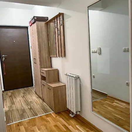 아파트 Apartman Alex